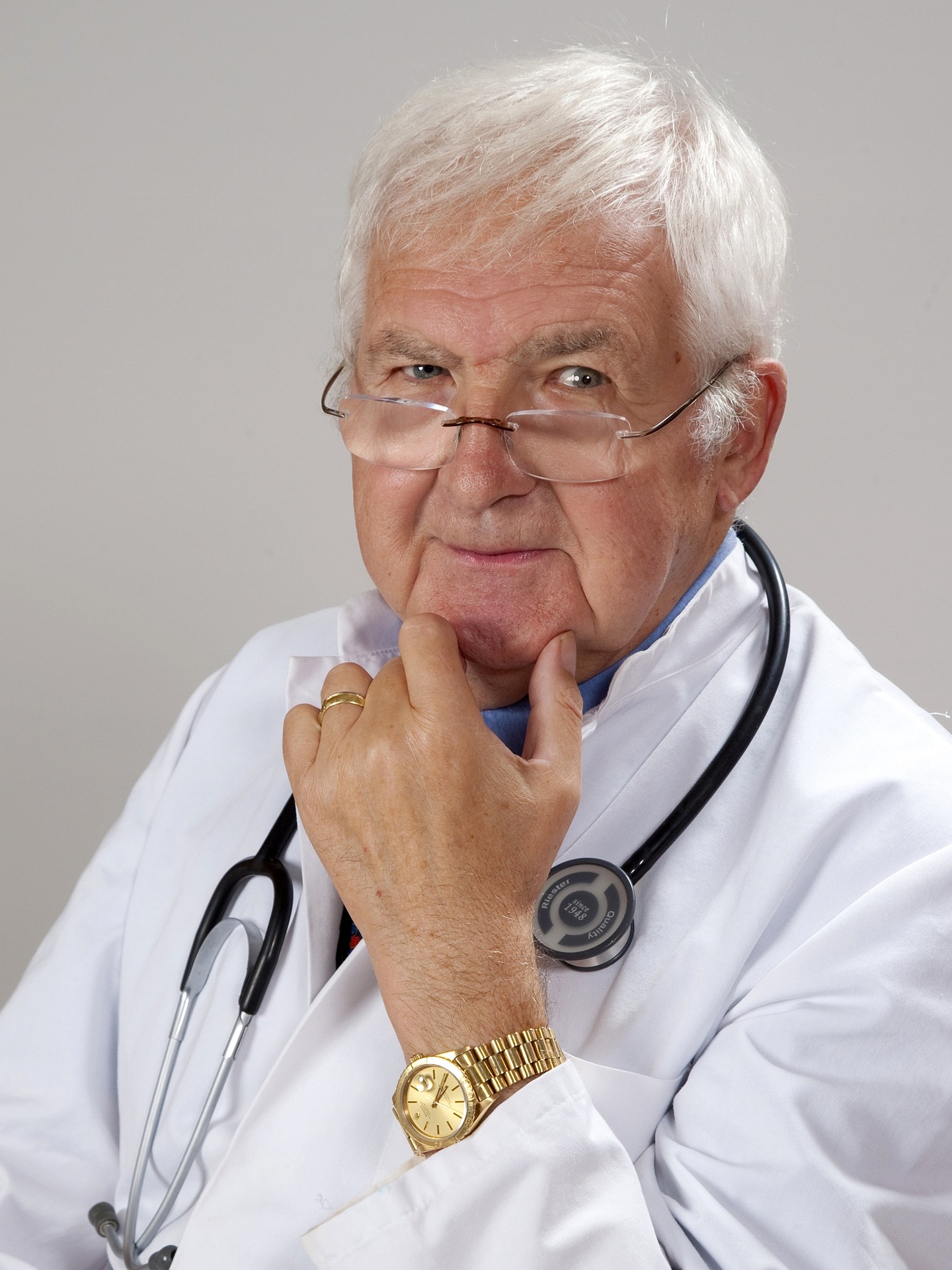 Dr. Maximilian Bovis